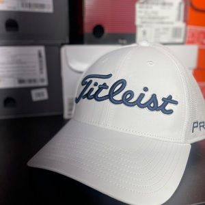 NWT TITLEIST TOUR SPORTS MESH GOLF CAP TH20FTMW-4N WHITE/NAVY